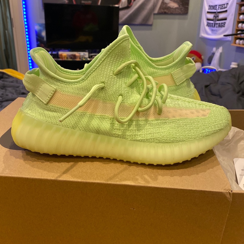 adidas boost 350 v2 GLOW